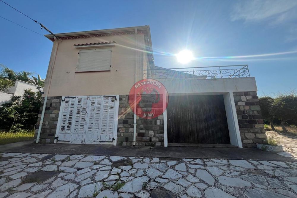 Villa à rénover avec fort potentiel  Vue mer  Calme ab....