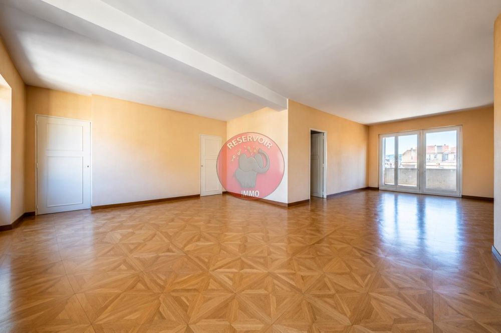 Appartement traversant et lumineux de 139 m²  Hyper cen....