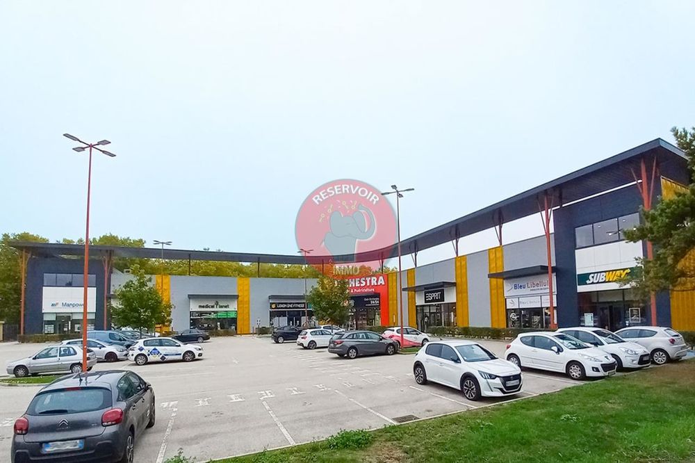 BEAUNE - EMPLACEMENT STRAT&Eacute;GIQUE - LOCAL COMMERCIAL D... 4166 21200 Beaune