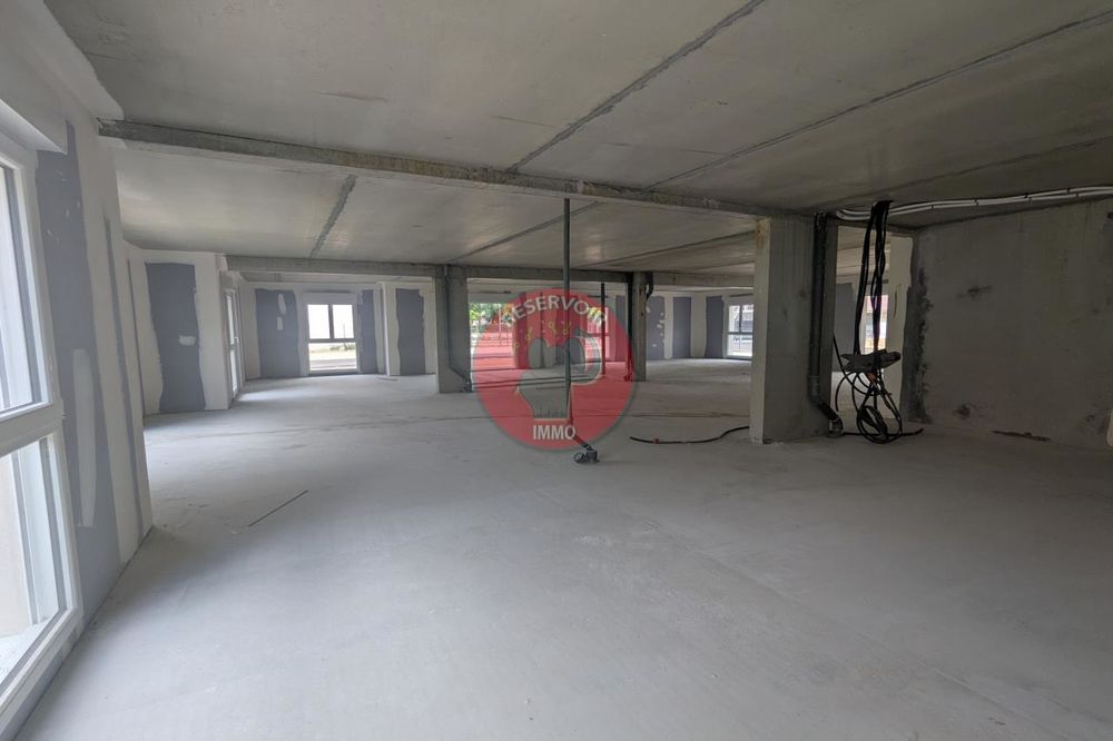 Plateau de 320m2 pour usage de bureaux dans une nouve... 734712 21200 Beaune