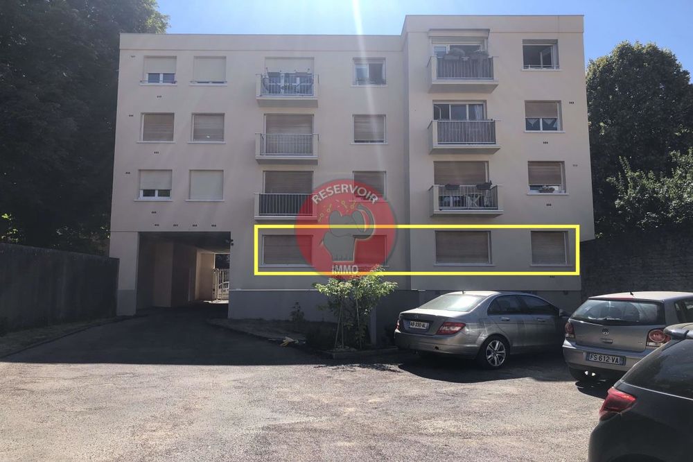 Id&eacute;alement situ&eacute;s au rez-de-chauss&eacute;e, &agrave; deux pas de l... 850 21000 Dijon