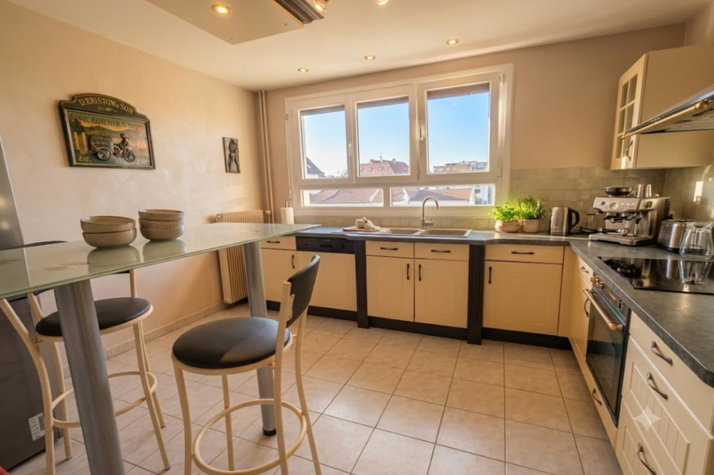 COUP DE COEUR À DIJON  Appartement Lumineux avec Balcon-....