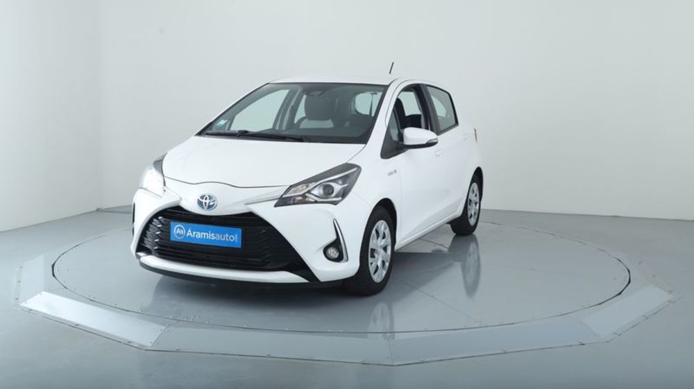 Voiture Toyota Yaris 100h Dynamic Gps Offre Speciale Occasion