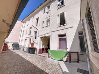  Immeuble � vendre 15 + pi�ces 