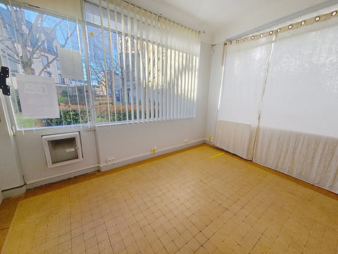 local commercial 119000 77000 Melun