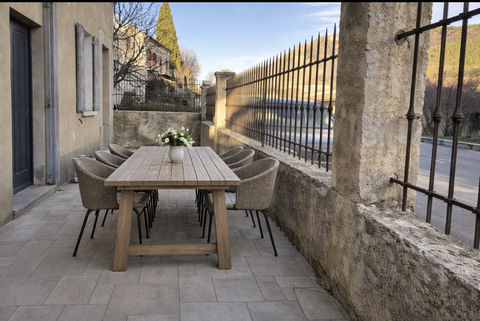   Maison de ville en pierre avec terrasse-  La-Motte-du-Caire Maison - 7 pi�ce(s) - 193 m�