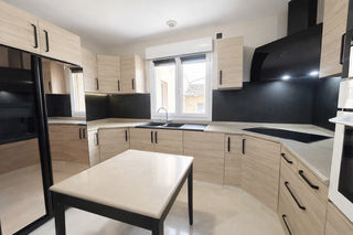  Maison � vendre 5 pi�ces 240 m�