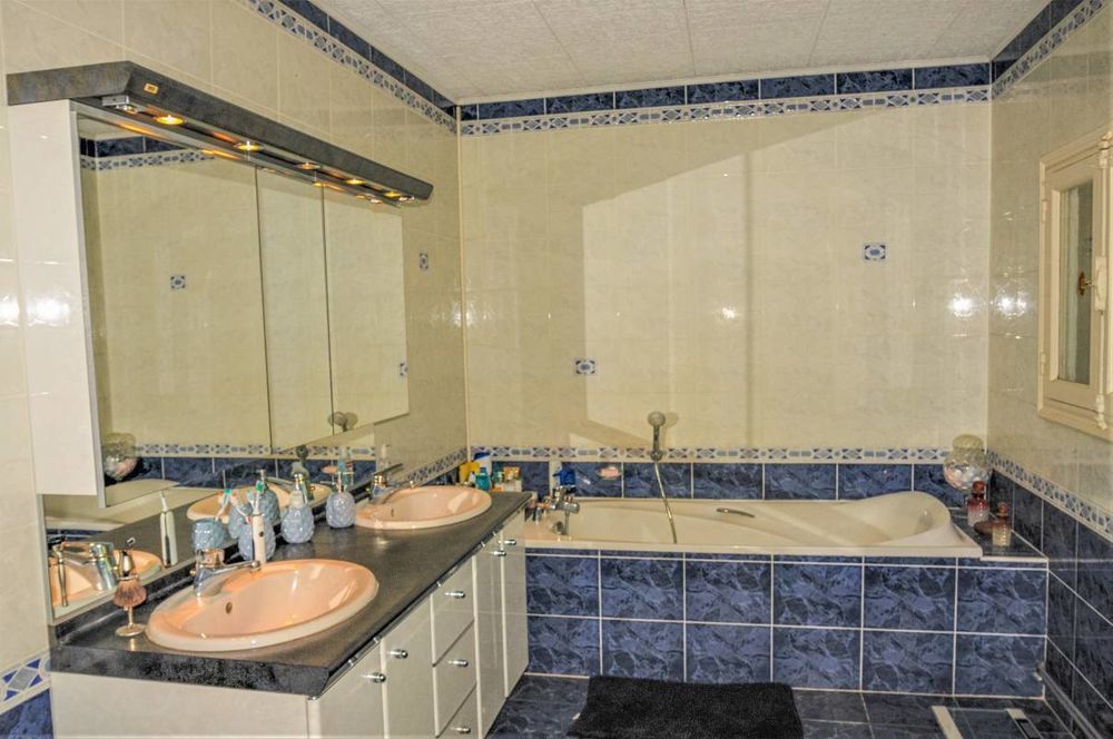 � vendre  H�tel Particulier P�zenas (34120)