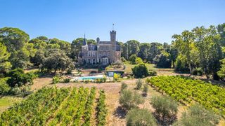  Propri�t�/ch�teau � vendre 573 m�