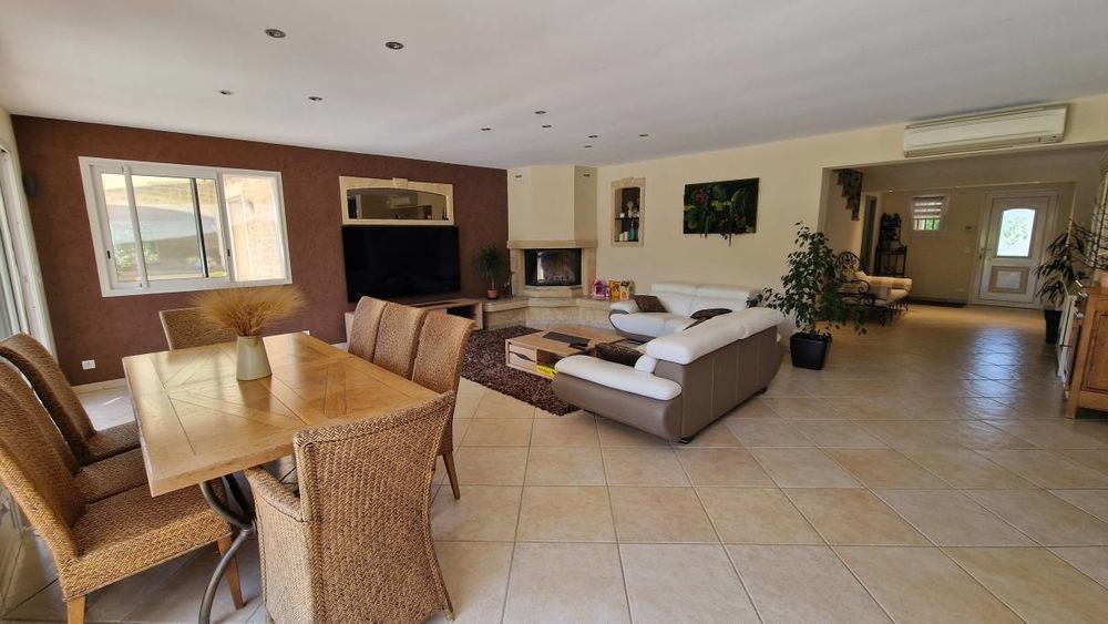 � vendre  Villa P�zenas (34120)