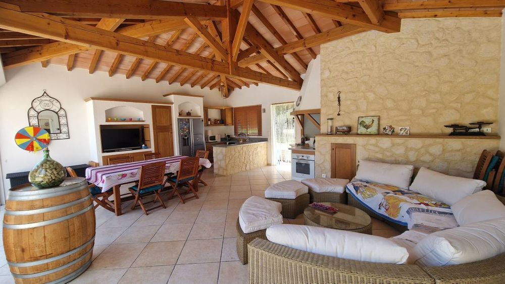 � vendre  Villa P�zenas (34120)