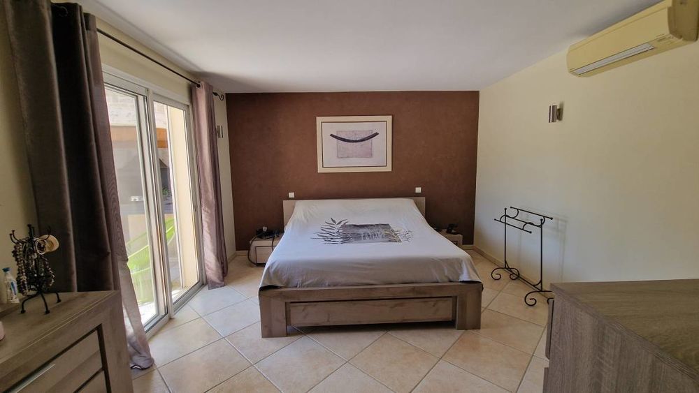 � vendre  Villa P�zenas (34120)