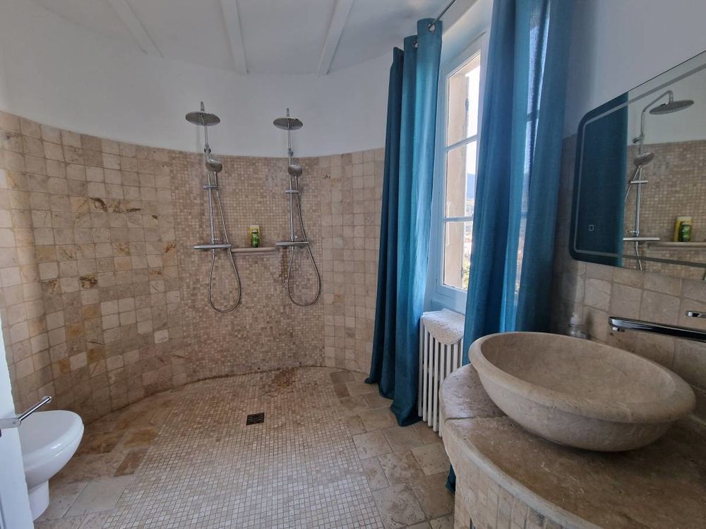 � vendre  Propri�t�/ch�teau Avignon (84000)