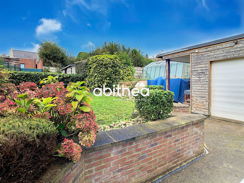   MAISON SPACIEUSE AVEC GRANGE Maison - 6 pi�ce(s) - 182 m�