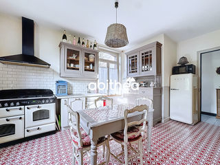  Maison � vendre 9 pi�ces 327 m�