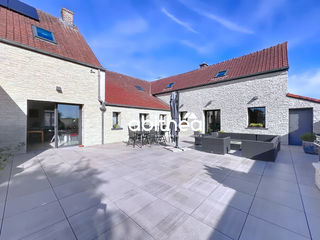  Maison � vendre 9 pi�ces 317 m�