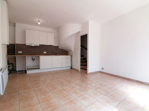   T3 de 60m2 AU COEUR DE BEDARRIDES ! Appartement - 3 pi�ce(s) - 60 m�