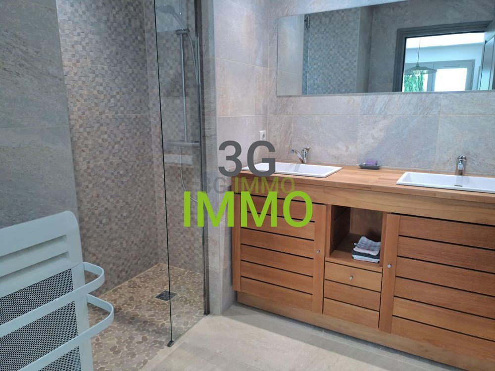 � vendre  Maison Uz�s (30700)