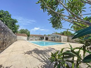  Maison � vendre 15 + pi�ces 473 m�