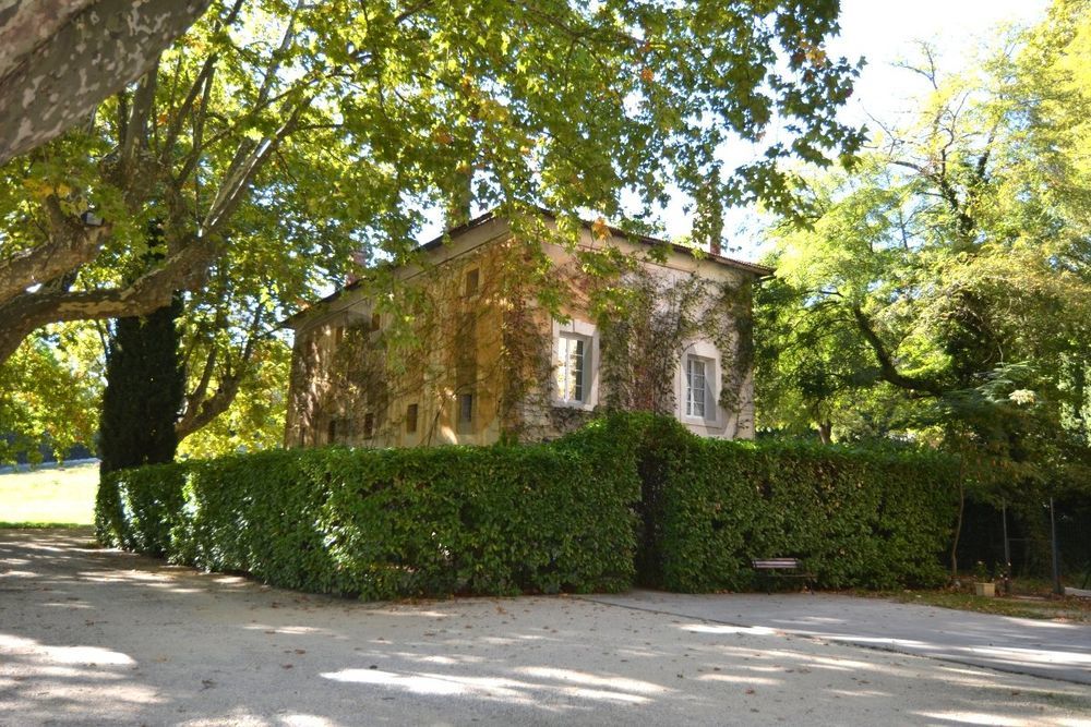 � vendre  Propri�t�/ch�teau Boll�ne (84500)