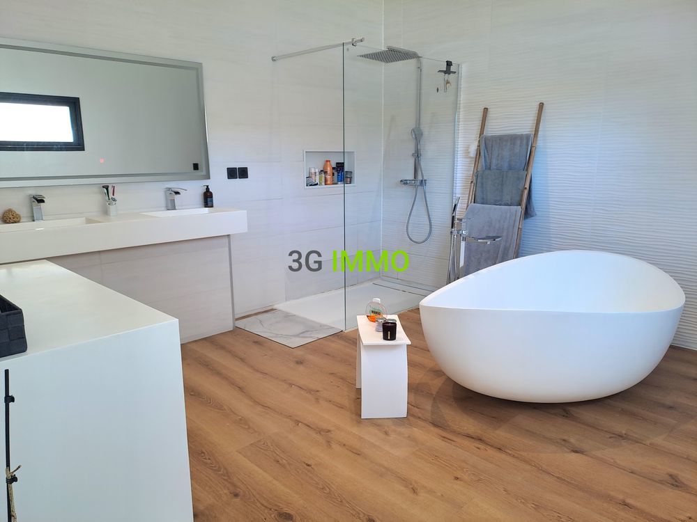 � vendre  Maison Uz�s (30700)