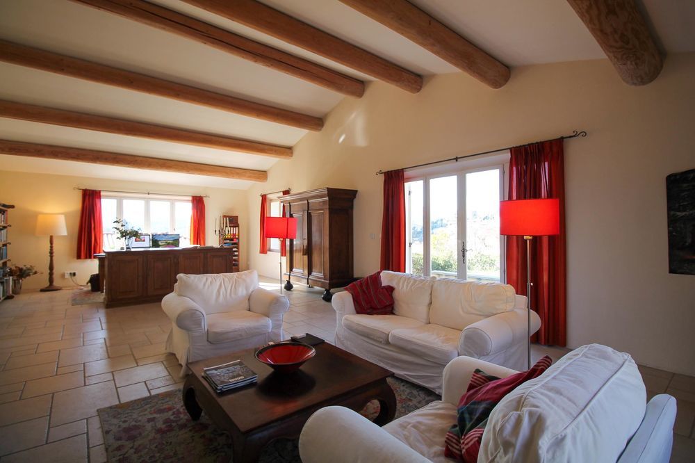 � vendre  Maison Montbrun-les-Bains (26570)