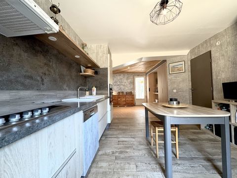   Villa 8 pi�ces Maison - 8 pi�ce(s) - 235 m�