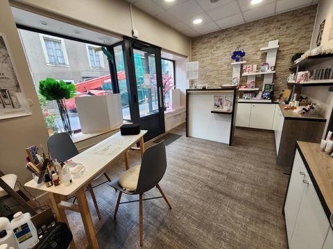 Vente murs pro  &agrave; Valence-en-poitou 53000 86700 Valence-en-poitou