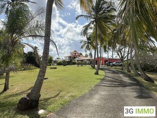  Maison � vendre 10 pi�ces 332 m�