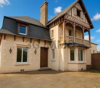  Maison � vendre 8 pi�ces 328 m�