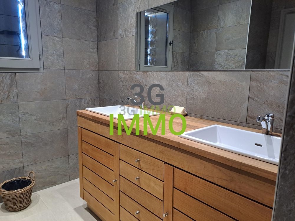 � vendre  Maison Uz�s (30700)