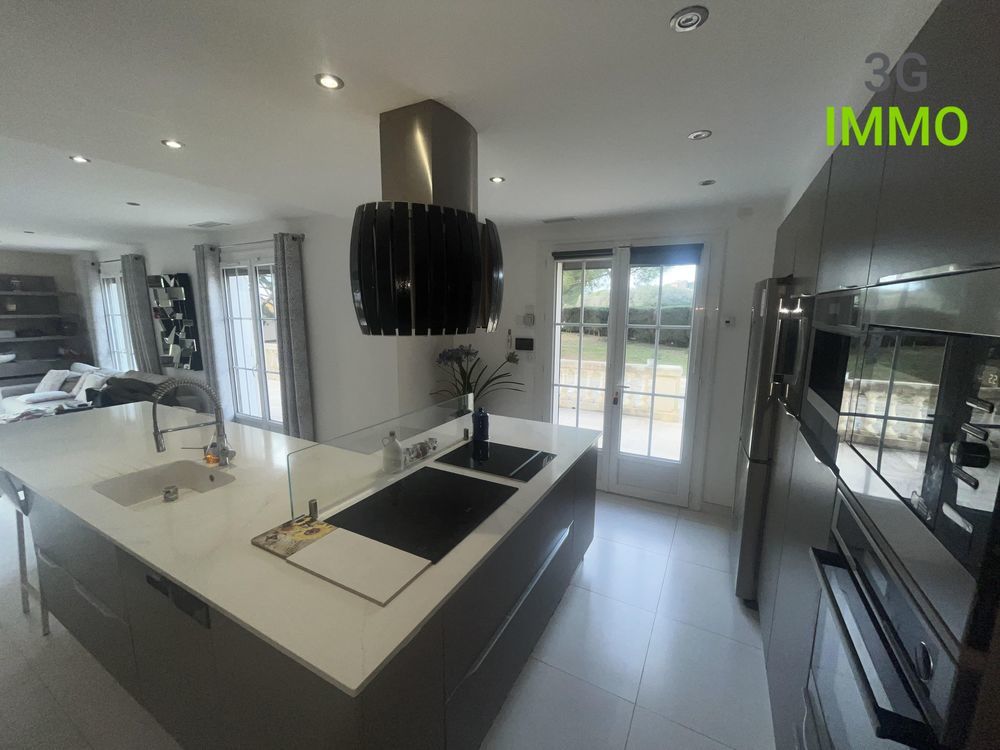 � vendre  Maison P�zenas (34120)