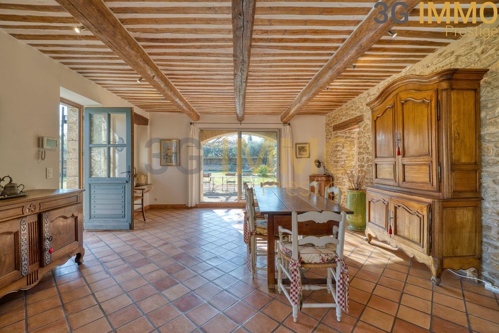 � vendre  Maison Uchaux (84100)