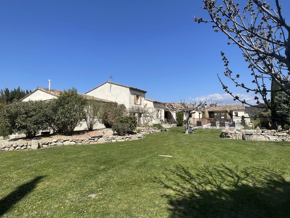 � vendre  Maison Cheval-Blanc (84460)