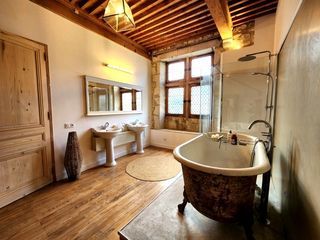  Maison � vendre 9 pi�ces 213 m�