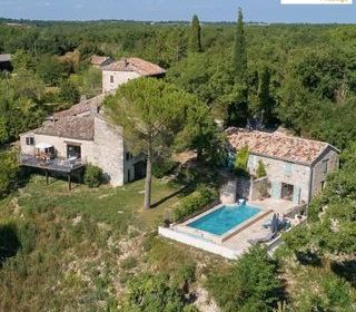  Maison � vendre 9 pi�ces 252 m�