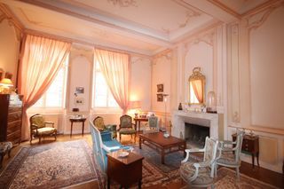  Maison � louer 8 pi�ces 300 m�