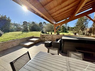  Maison � vendre 8 pi�ces 220 m�