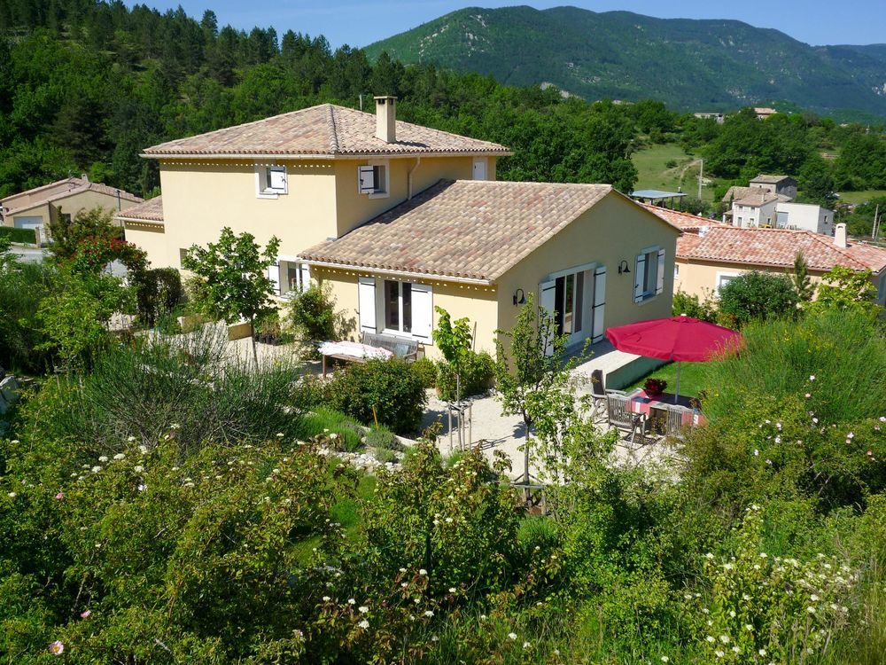 � vendre  Maison Montbrun-les-Bains (26570)