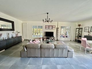  Maison � vendre 5 pi�ces 205 m�