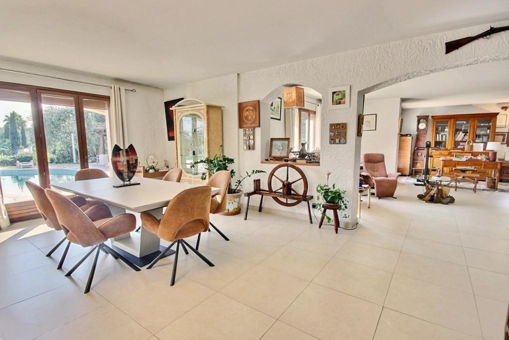 � vendre  Maison Antibes (06600)