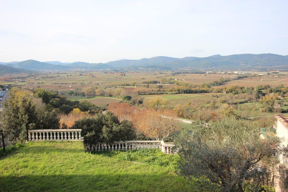 � vendre  Maison Pierrefeu-du-Var (83390)