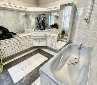  Immeuble � vendre 15 + pi�ces 260 m�