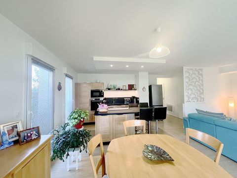   Appartement 3 pi�ces Appartement - 3 pi�ce(s) - 77 m�