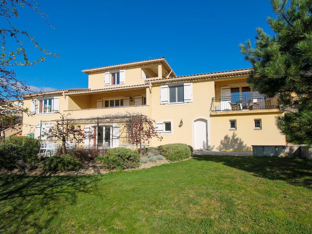 � vendre  Maison Montbrun-les-Bains (26570)