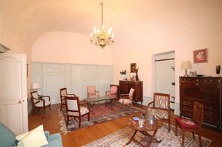  Maison � louer 8 pi�ces 300 m� Riom