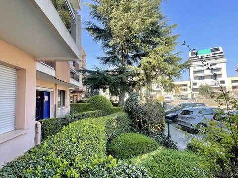 Vente murs pro  &agrave; Annecy 270000 74000 Annecy