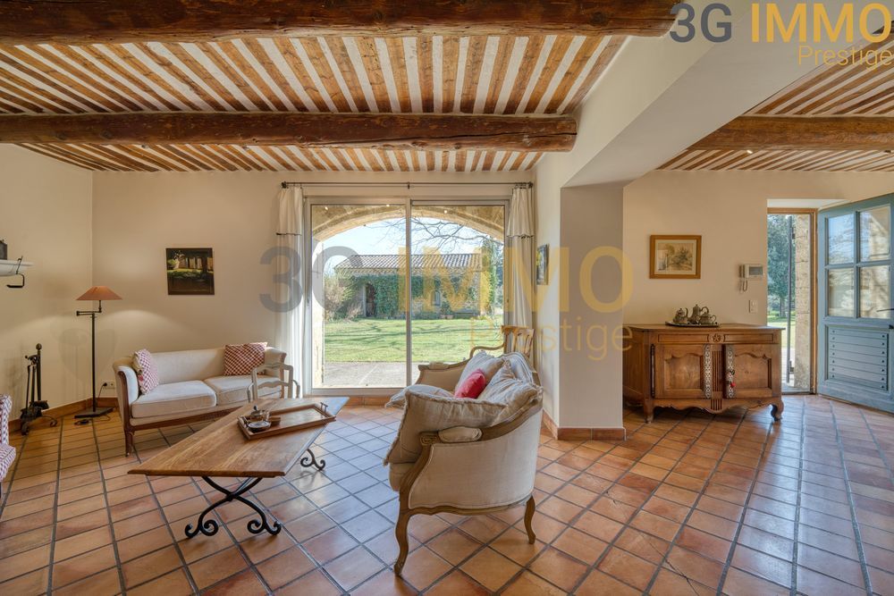 � vendre  Maison Uchaux (84100)