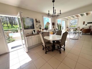  Maison � vendre 10 pi�ces 240 m�