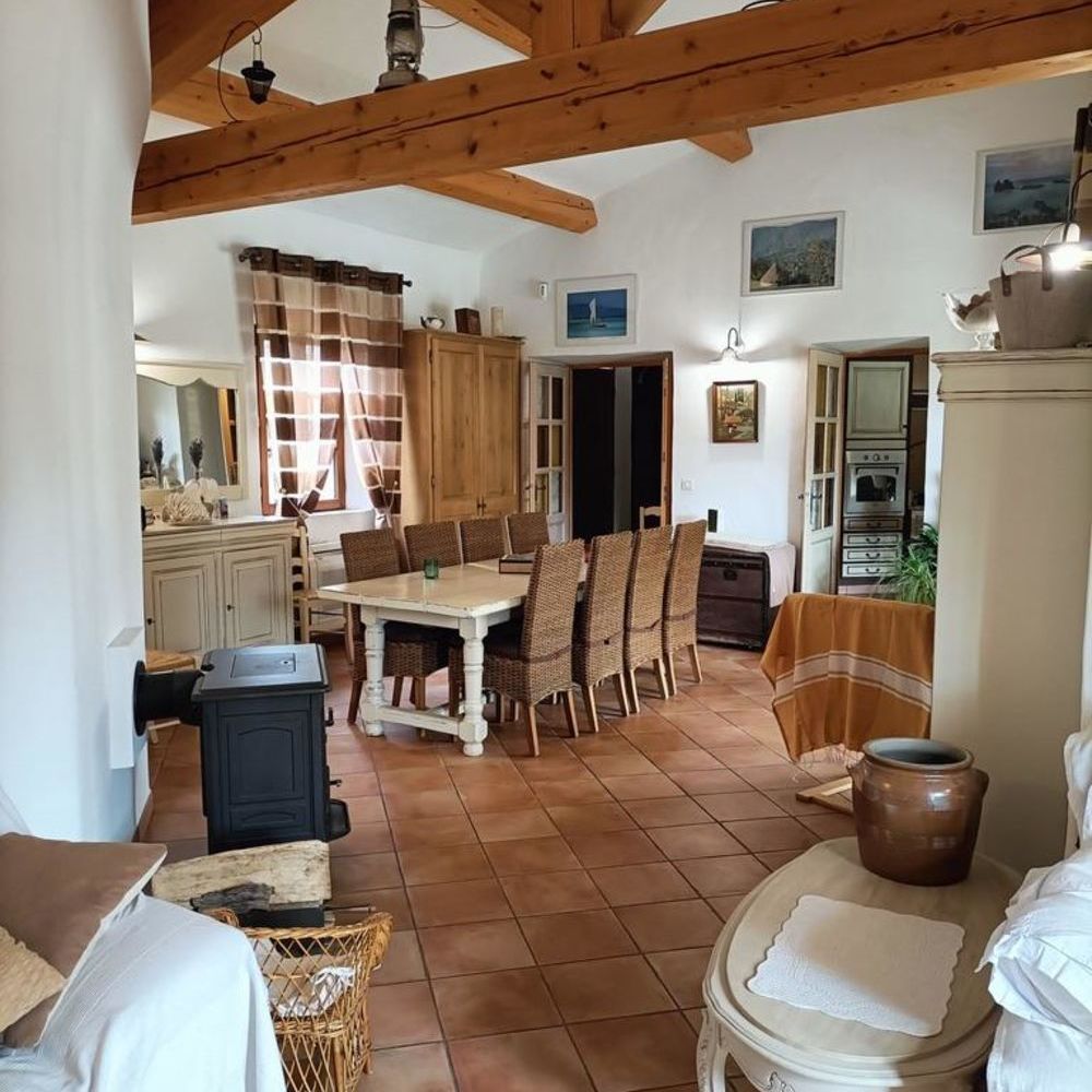 � vendre  Maison Cheval-Blanc (84460)